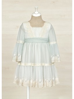 Kleid aus besticktem Tüll...